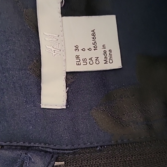 H&M Satin Floral High Waisted Pencil Skirt Navy Blue Black 6 - Picture 2 of 4